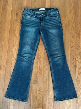 Hollister Low-Rise Dark Wash Tab Waist Bootcut Jeans Size 28 regular